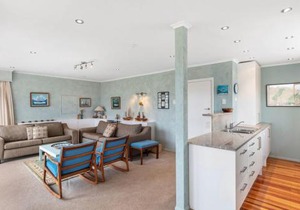 La Casa de la Playa - Beachfront Waikanae Home