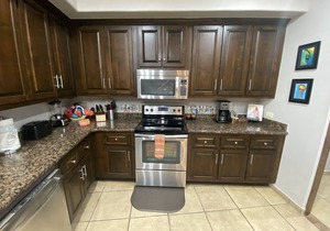 LOVELY 2 BEDROOM BEACHFRONT CONDO - FULLY REMODEL - BBQ GRILL