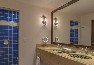 One bedroom villa with full kitchen. Gorgeous Hacienda del Mar. Reserve now!