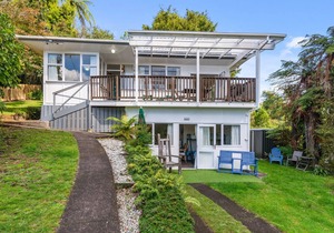 OTARAMARAE RETREAT - LAKE ROTOITI HOLIDAY HOME in Lake Rotoiti