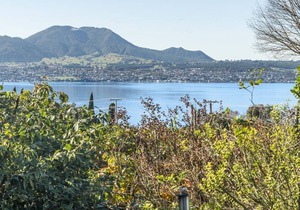 Perfect Views at Acacia Bay - Holiday Home