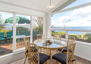 Perfect Views at Acacia Bay - Holiday Home