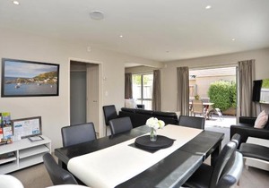 Regents 94B - Christchurch Holiday Homes