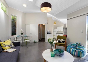 Tree Top Hideaway - Sandspit Holiday Home