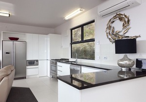 Treetops - Omori Holiday Home, PUKAWA BAY