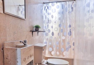 Urban Comfort in La Roma: Private Room 203