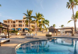 Vibrant Suite Steps to Punta Sur Golf Course