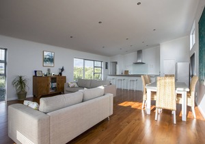 Waikanae Retreat - Waikanae Beach Holiday Home