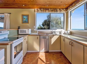 Waterfront Bay Holiday | Waitahanui
