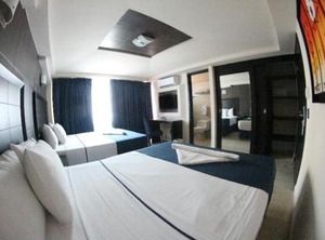 Hotel Portonovo Plaza Malecon | Colonia 5 de Diciembre