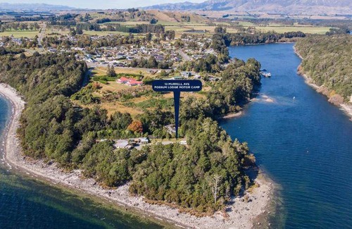 Manapouri Hostel | 100 m² Hostel ∙ 4 bedrooms ∙ 8 guests