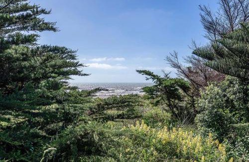 Waikanae House | 175 m² House ∙ 5 bedrooms ∙ 10 guests