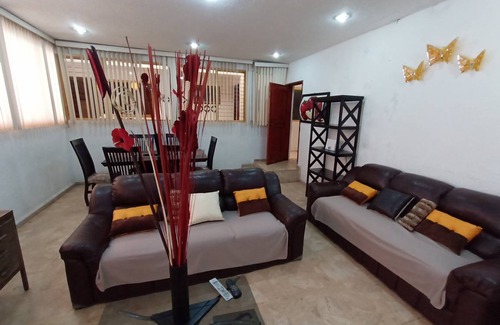 Toluca City-Centre House | 240 m² House ∙ 3 bedrooms ∙ 10 guests