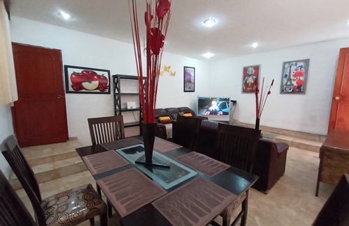 Toluca City-Centre House | 240 m² House ∙ 3 bedrooms ∙ 10 guests
