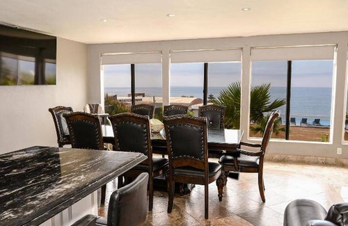 Playas de Rosarito House | 260 m² House ∙ 7 bedrooms ∙ 35 guests