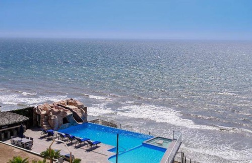 Playas de Rosarito House | 260 m² House ∙ 7 bedrooms ∙ 35 guests