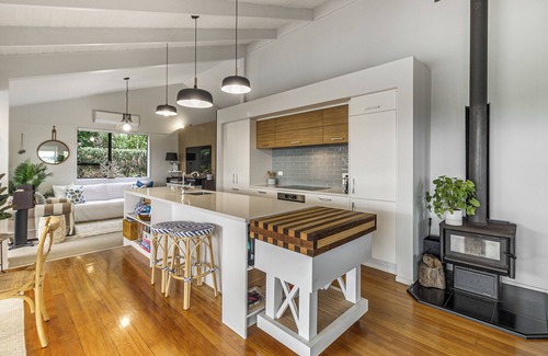 Ostend House | 4 Bedroom home with the most Incredible expansive views with huge heated pool!