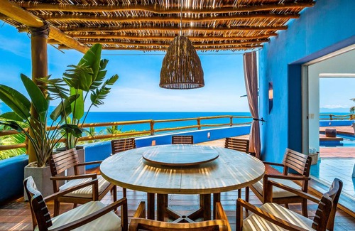 South Shore Hotel Area House | 454 m² House ∙ 4 bedrooms ∙ 11 guests