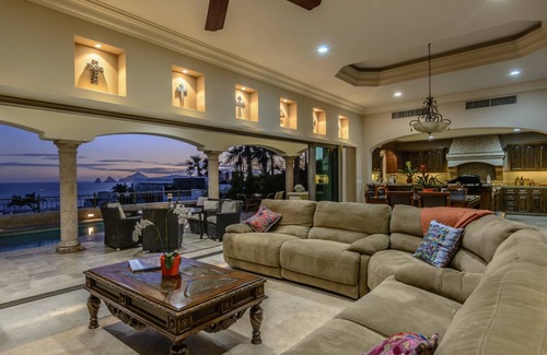 Cabo Bello House | 464 m² House ∙ 3 bedrooms ∙ 8 guests