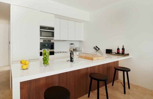 Zona Hotelera House | 4BR Oceanview Suite in Los Cabos! Bike Rental, 5 Pools, Parking, Pet-friendly!