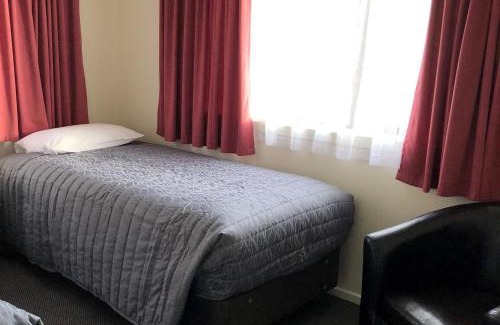 Alexandra Hotel | Alexandra Garden Court Motel