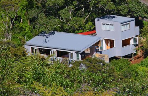 Palm Beach House | Barefoot Spirit - Stay Waiheke