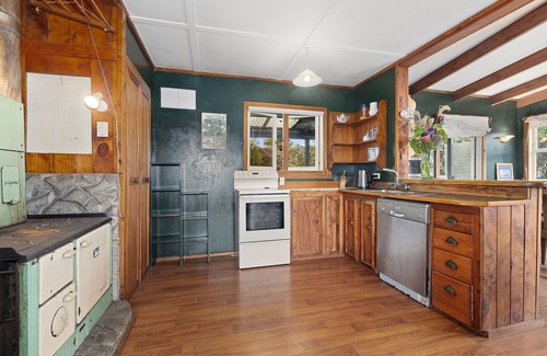 Mangawhai Heads House | Beachy Bach - Mangawhai Heads Holiday Home