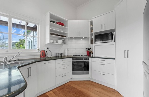 Devonport House | Bespoke Stays - Holiday Charm at Devonport Villa