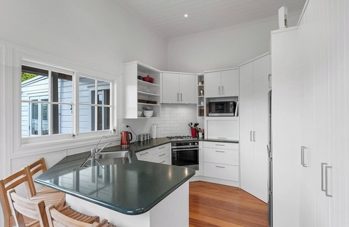 Devonport House | Bespoke Stays - Holiday Charm at Devonport Villa