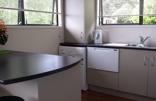 Whangarei Cottage | BIRCHGROVE COTTAGES - 1 BEDROOM COTTAGE