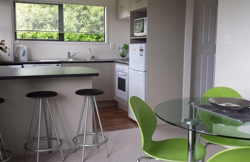 Whangarei Cottage | BIRCHGROVE COTTAGES - 1 BEDROOM COTTAGE