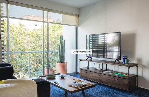 Hipodromo Apartment | Bright 2BR Condesa Apartment With Balcony