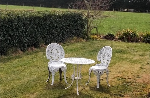 Darfield Cottage | Cosy comfortable, peaceful retreat, 30 mins from Christchurch Airport