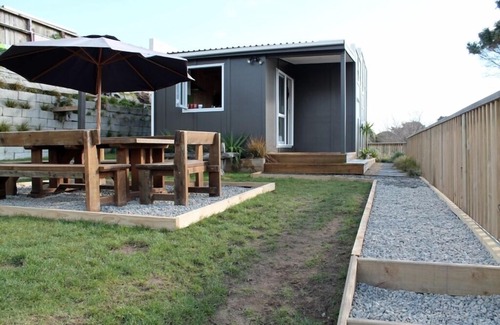 Raumati South House | Cosy Raumati South Beach Bach