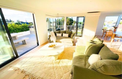 Mount Maunganui House | Deluxe Downtown Mount Maunganui
