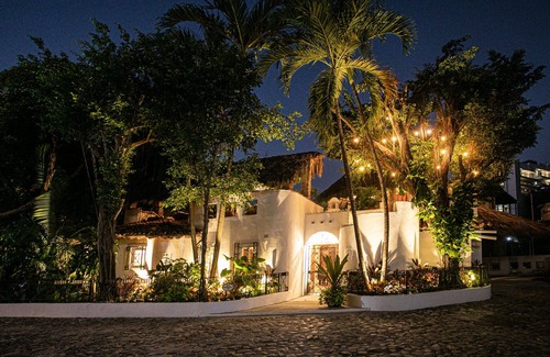 Amapas House | Elegant Mexican 3B/3B Private Pool Home on the hill above Romantic Zone. - D