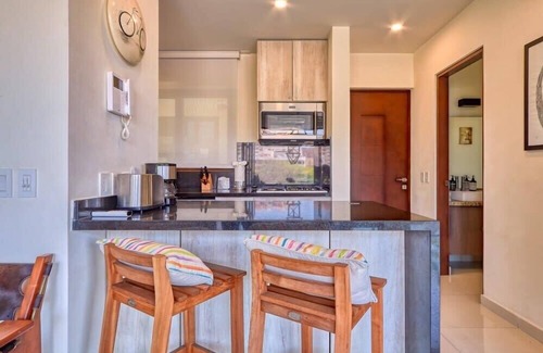 Emiliano Zapata Apartment | Great Apt with King size bed - Rooftop Pool - Spa