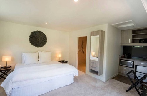 Poukawa House | House ∙ 1 bedroom ∙ 2 guests