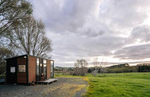 Waitoki House | Kiwi Farm Cabin 1 by Tiny Away