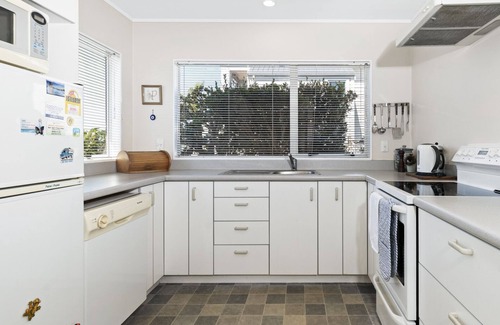 Manly House | Little Manly Cottage - Manly Holiday Home