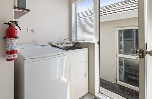 Manly House | Little Manly Cottage - Manly Holiday Home