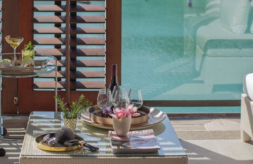 Auckland Central Business District Apartment | Luxury Waterfront Apartment available for executive or vacation rental.