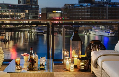 Auckland Central Business District Apartment | Luxury Waterfront Apartment available for executive or vacation rental.