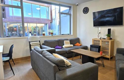 Newton Hostel | Newton Lodge Auckland