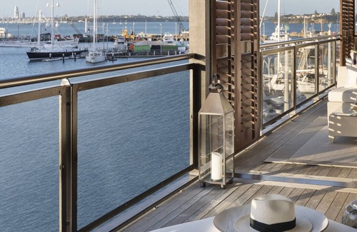 Auckland Central Business District Apartment | Stunning & Secluded Luxury Waterfront Apartment for Couples