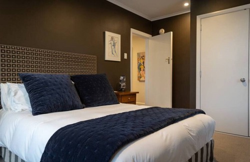 Christchurch City Centre Apartment | Sunny Kilmore Apartment
