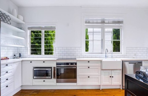 Newton House | Sunny two-bedroom villa