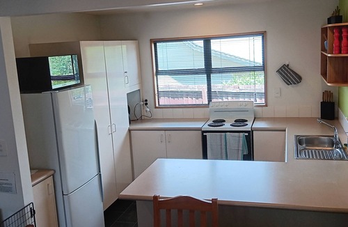 Hanmer Springs House | 1 St James : Centrally located 3 bedroom holiday house in central Hanmer Springs