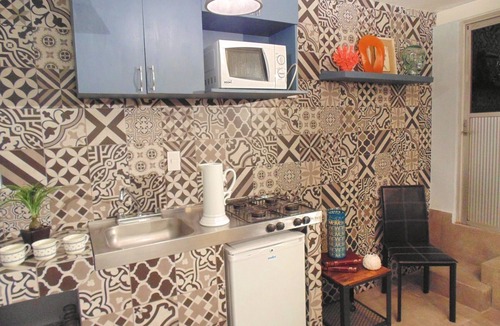 Coyoacan Apartment | 10 min from Coyoacán! Room for 2 people; living room, kitchen and bathroom.
