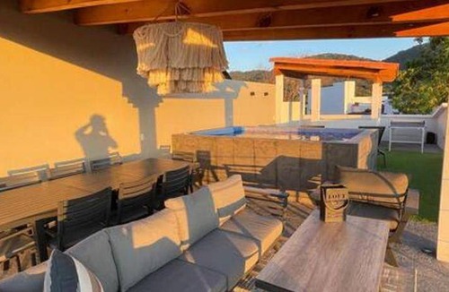 Valle de Bravo Villa | 195 m² Villa ∙ 5 bedrooms ∙ 17 guests
